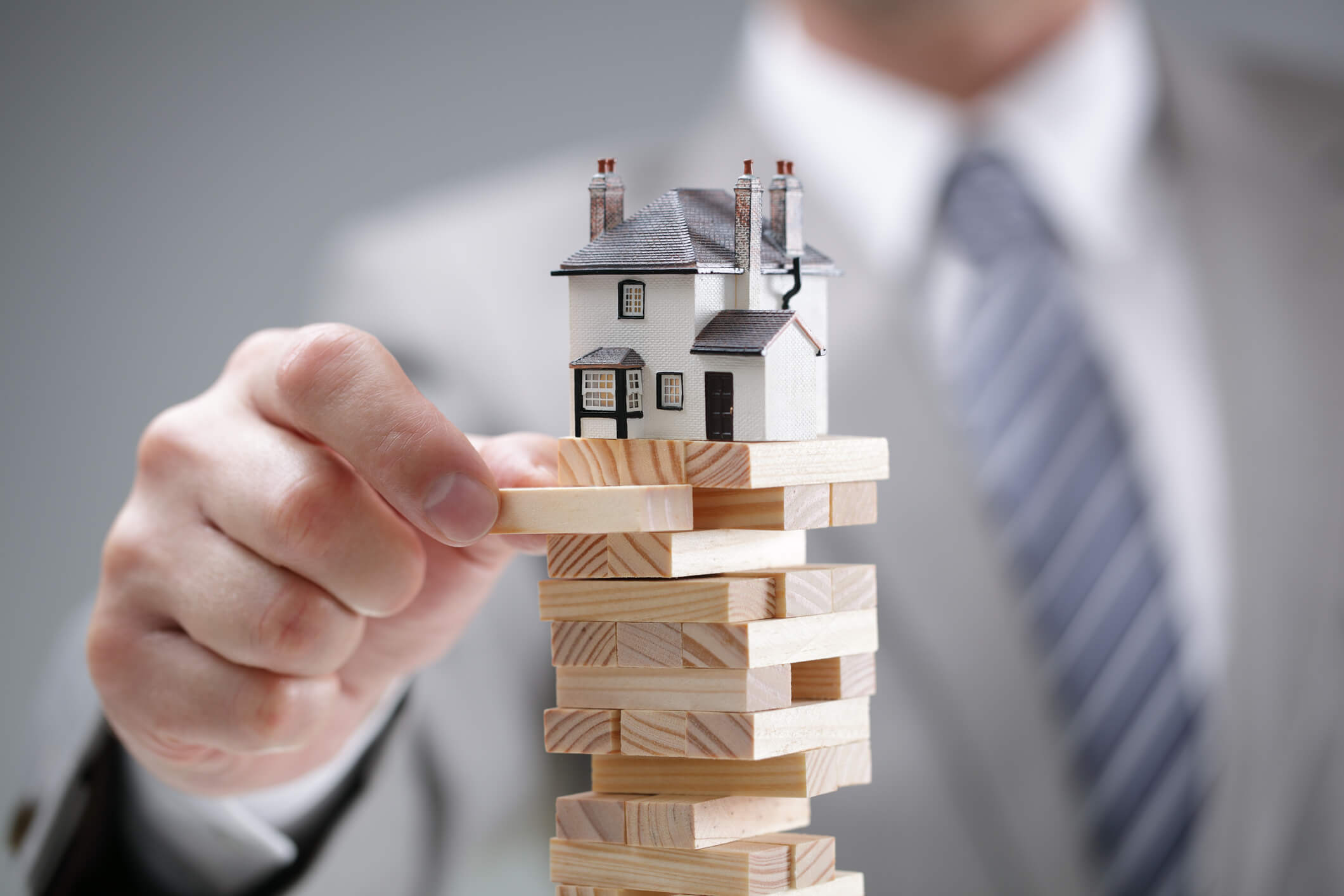 Red Flags That Indicate A Real Estate Market Crash