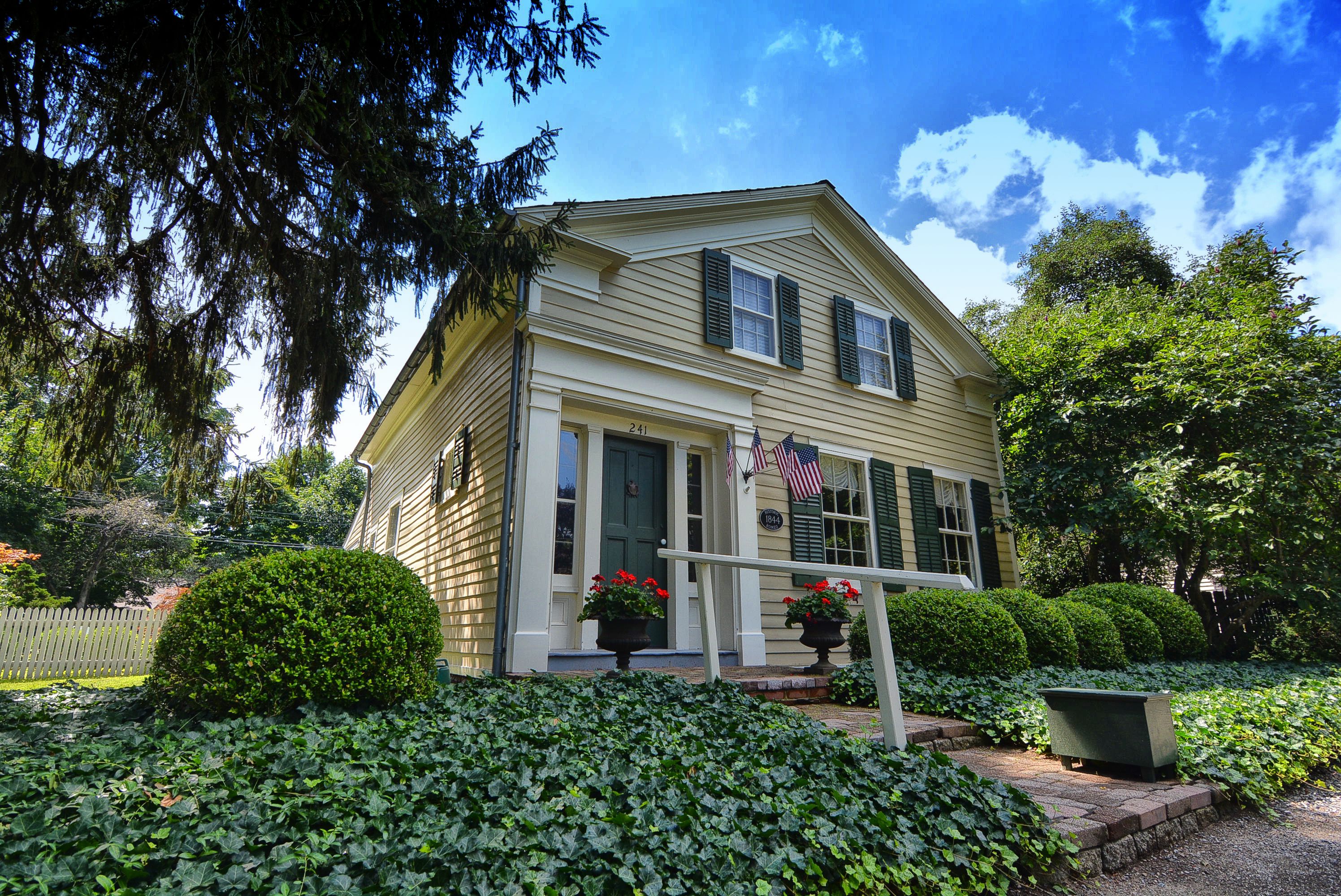 241 W St Clair St Romeo MI 48065