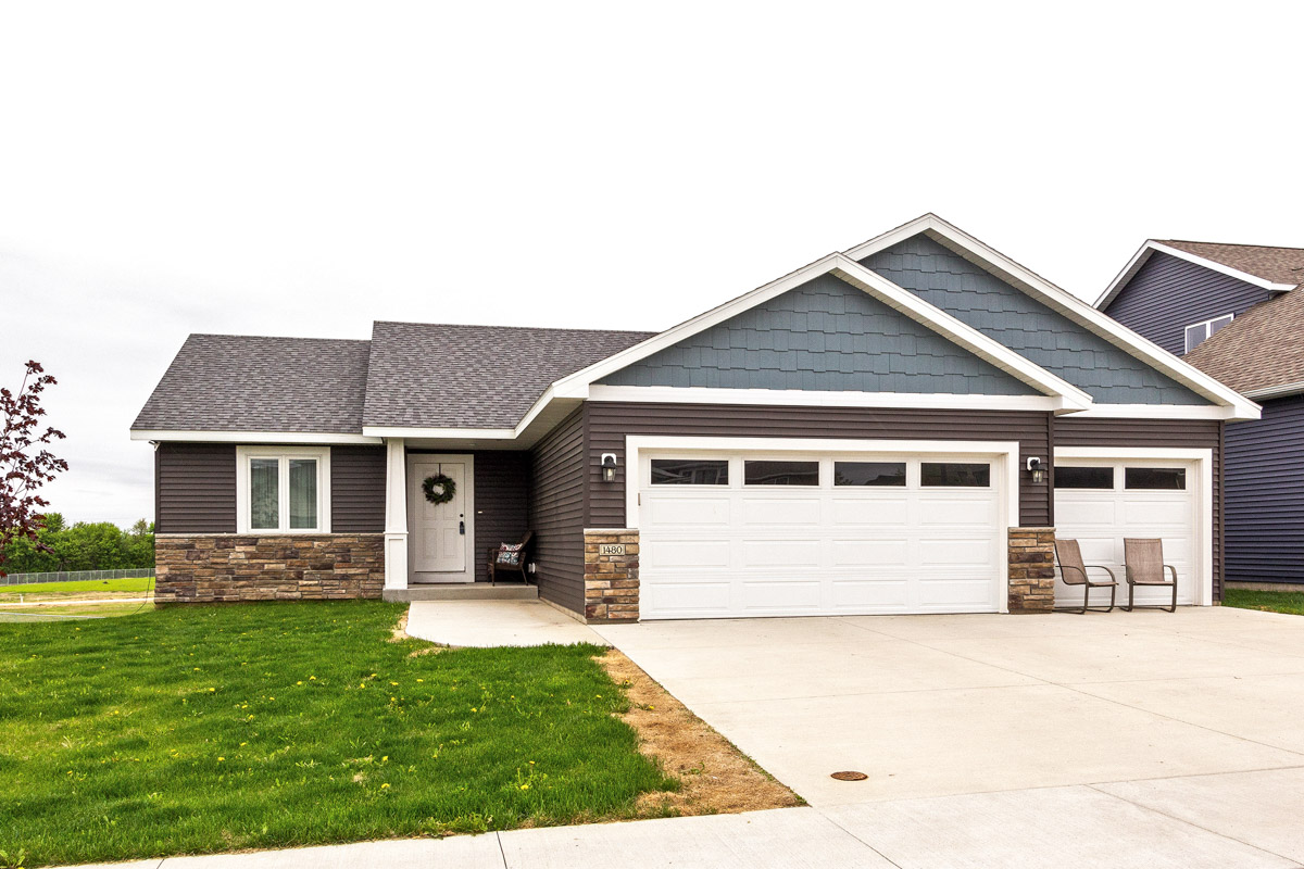 Home For Sale In NE Byron MN