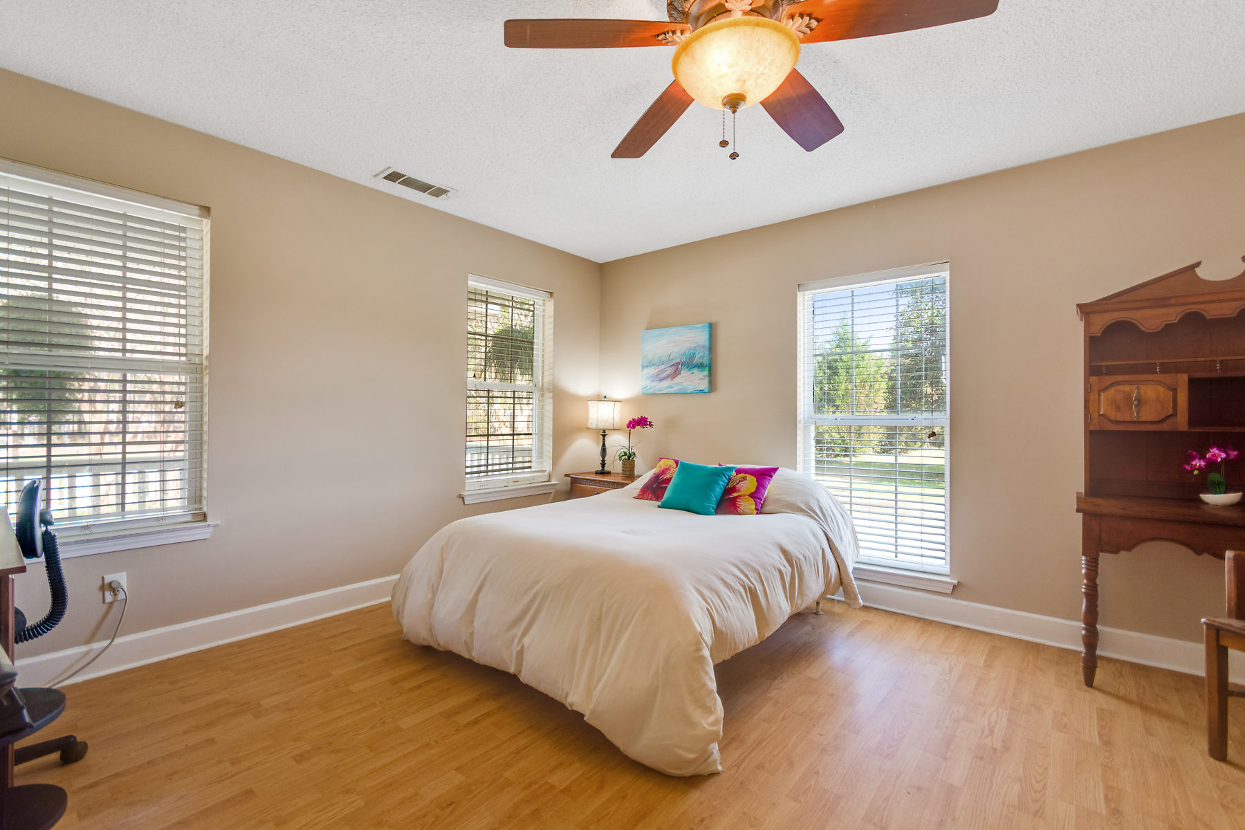 New Listing Farmhouse On 19 Acres In Newington Ga