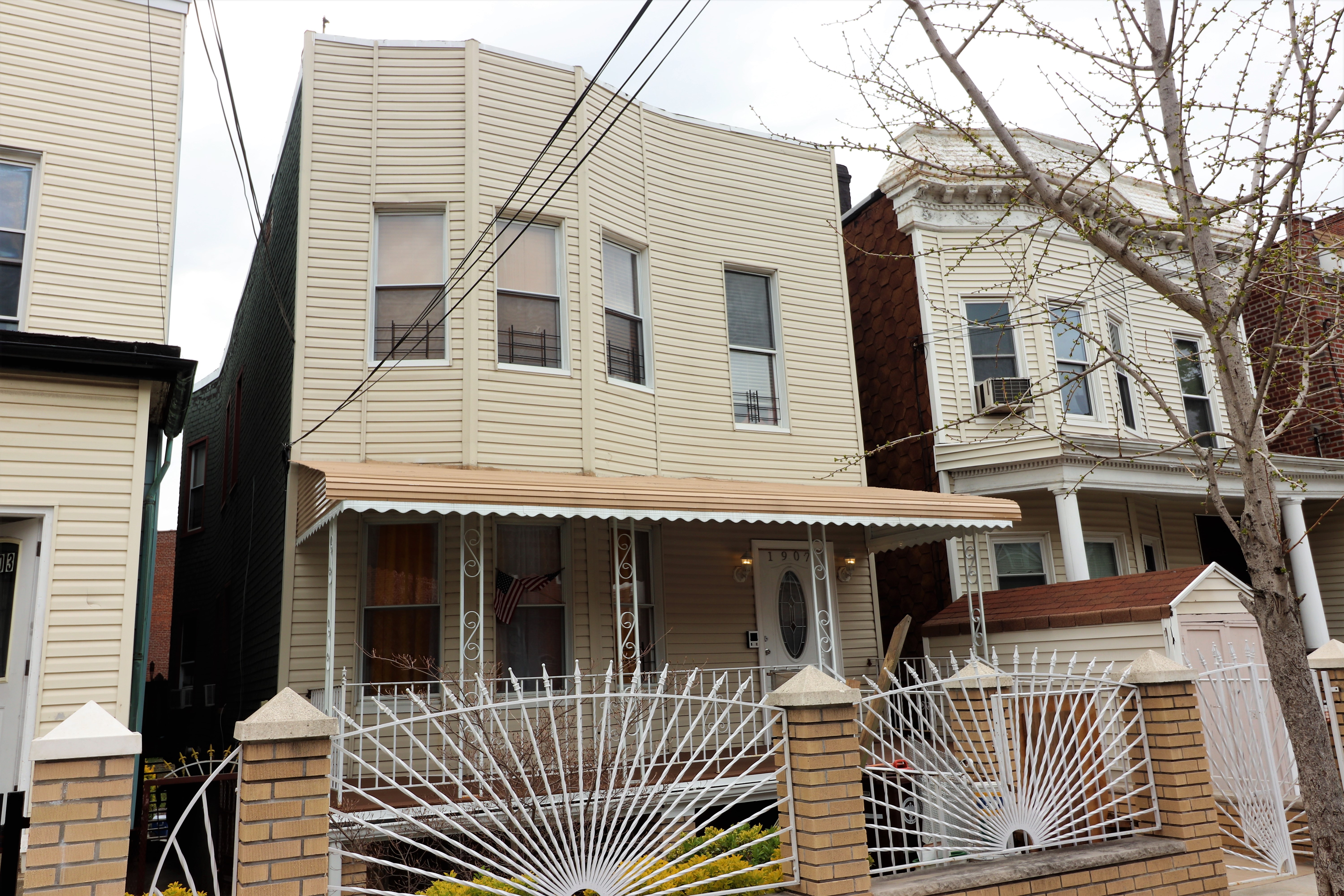 1907 holland avenue bronx ny 10462